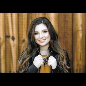 Meet your Posher, Abby